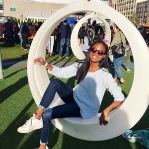 Meet your Posher, Monica